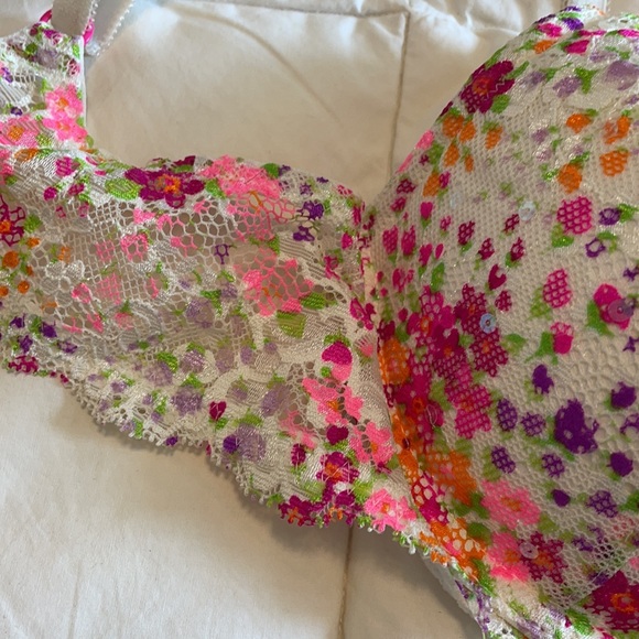 Victoria’s Secret bra - Picture 3 of 4